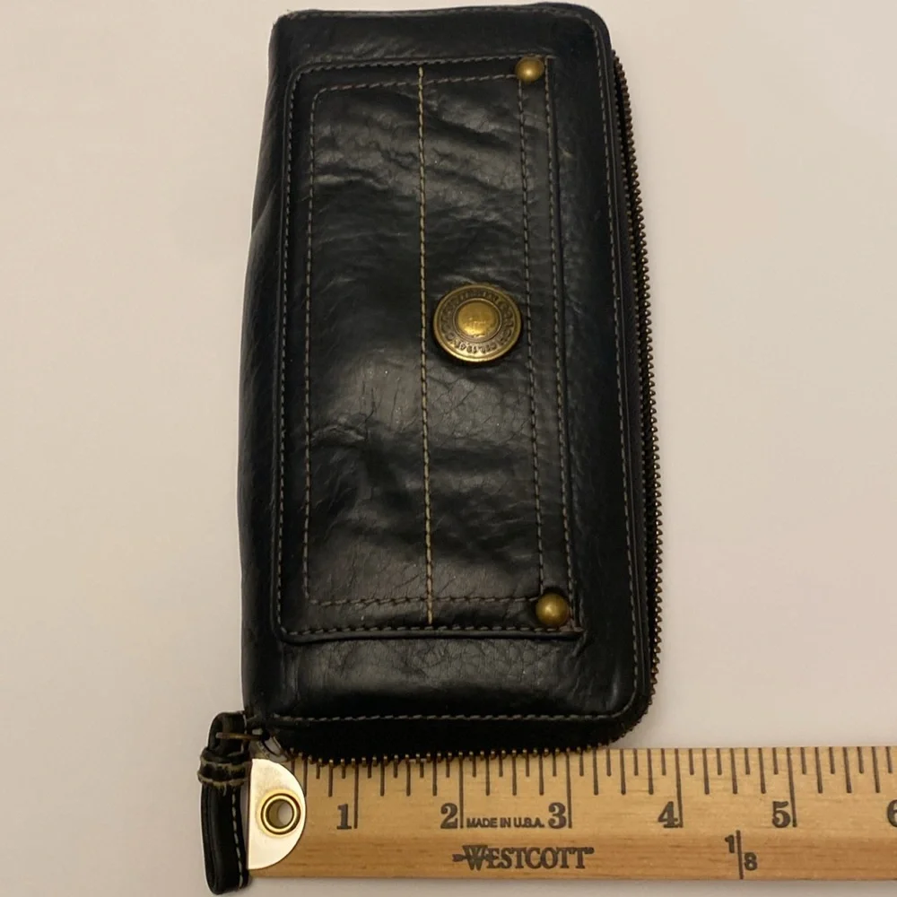 Coach Women’s Black Leather Zip Around Wallet - Picture 2 of 9